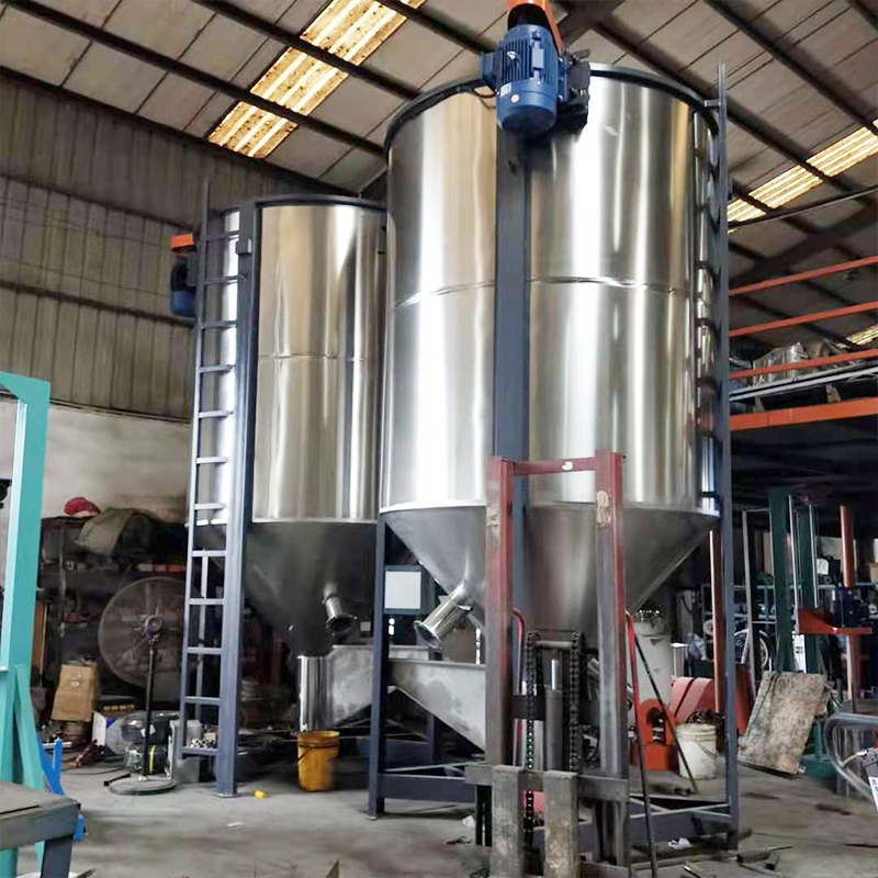 飼料攪拌機(jī)的工作原理？